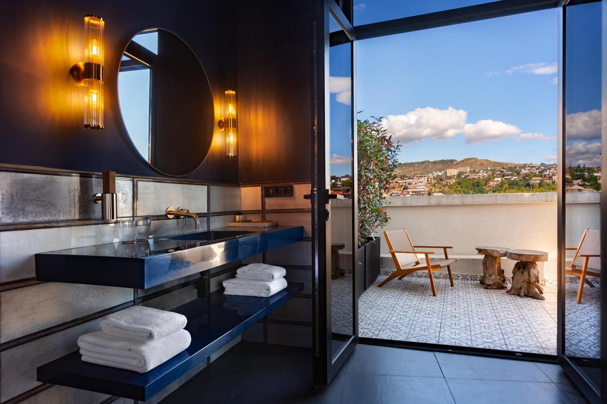 Zorba&Bond Boutique Hotel Tbilisi Exteriör bild