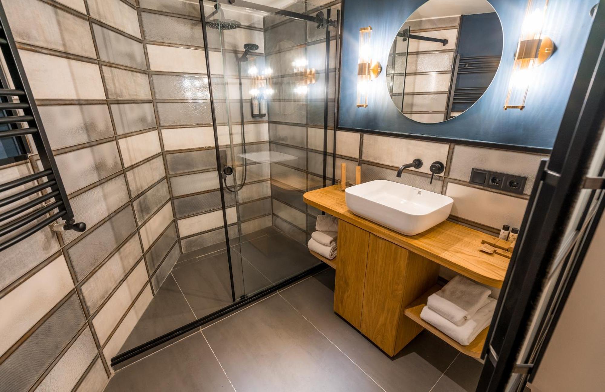 Zorba&Bond Boutique Hotel Tbilisi Exteriör bild